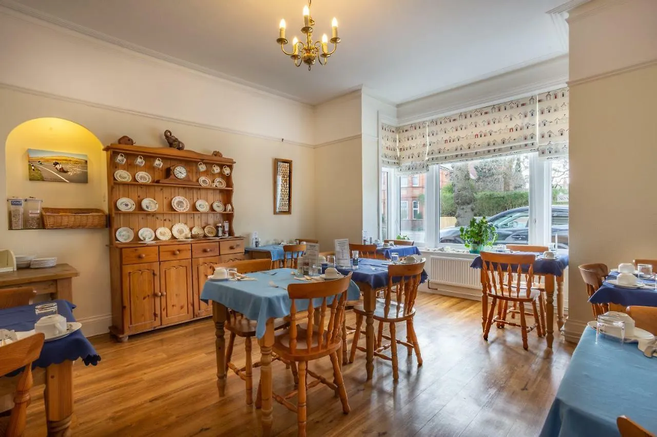 Guest house The Rosscourt Hotel (Adults Only)